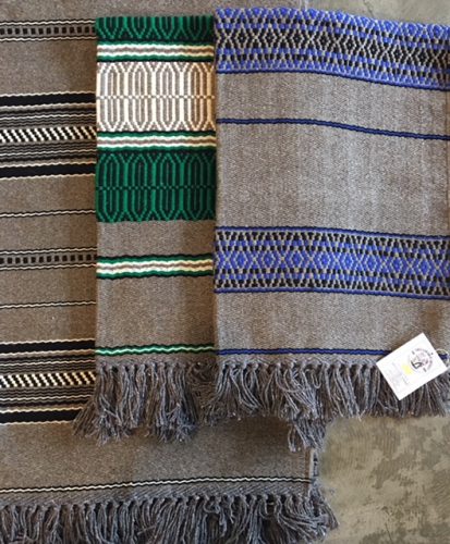 ポルトガルから〜 ” 手織りのウールラグ ” | each